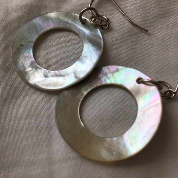 Shell earrings - Picture 2 of 3